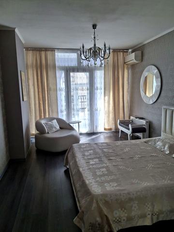 Полтавська вул., 10