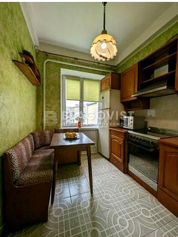 Велика Васильківська вул. (Червоноармійська), 118