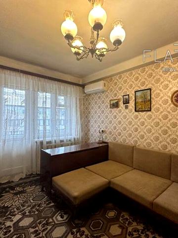 Лесі Українки бульв., 28