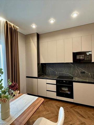 Краснова вул., 1-Б