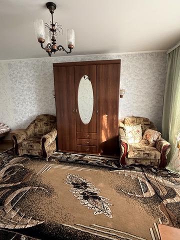 Академіка Доброхотова вул., 11