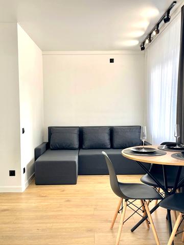 Братиславська вул., 18-Б