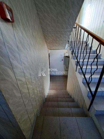 Дніпровський просп., 12
