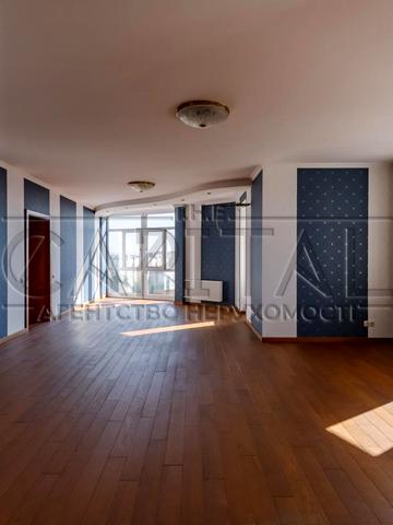 Валерія Лобановського вул., 24