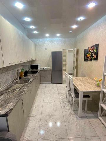 Каховська вул., 62