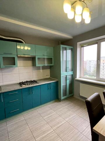 Володимира Івасюка вул., (Будинок)