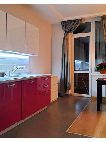 Івана Крамського вул., 9