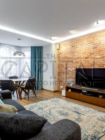 Полтавська вул., 10