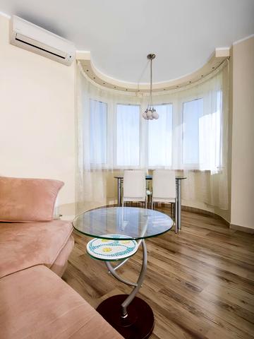 Верховинна вул., 35