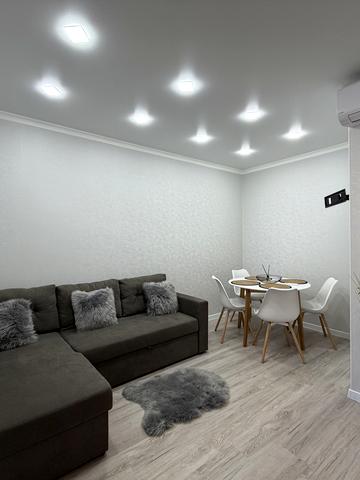 Перлинна вул., 8