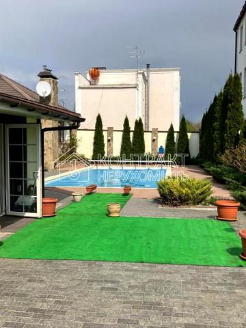 Ялтинський пров., 12