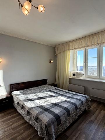 Леся Курбаса просп., 1-Б