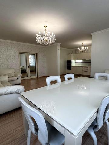 Валерія Лобановського просп. (Червонозоряний), 6-В