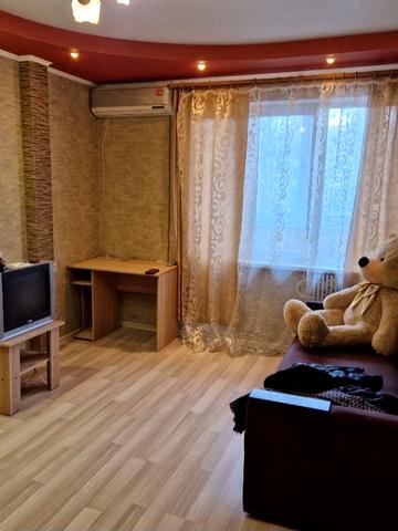 Нескорених вул. (Героїв Праці), 12г