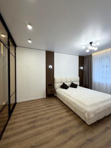 Августина Волошина вул., (Будинок 2)