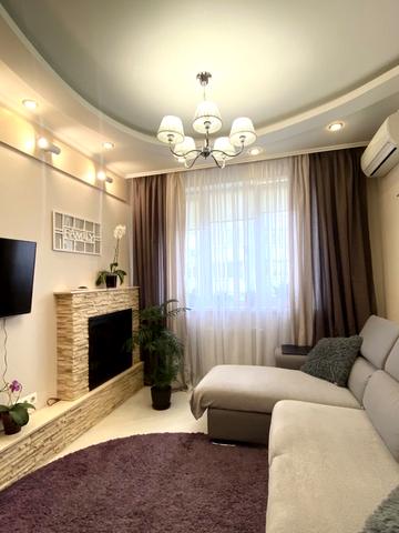 Феодосійська вул., 1