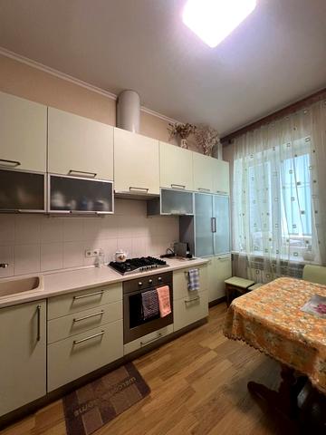 Нескорених вул., 32б