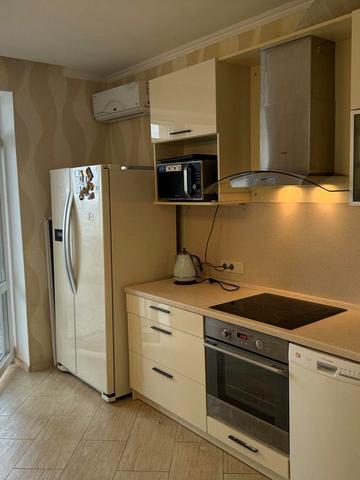 Ушинського вул., 14-Б