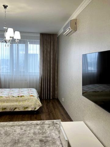 Деміївська вул., 14