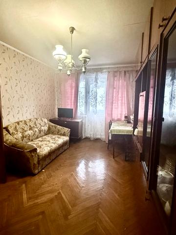 Жасминовий бульв. (Петра Слинька), 4