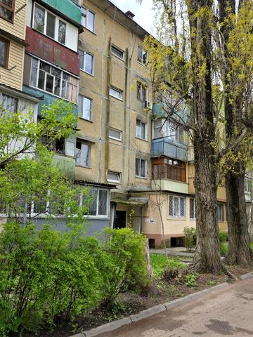 Академіка Корольова вул., 8