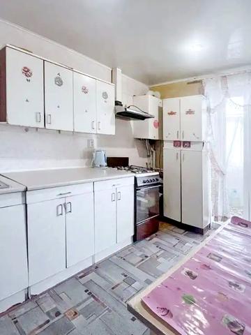 Богдана Хмельницького вул., 2