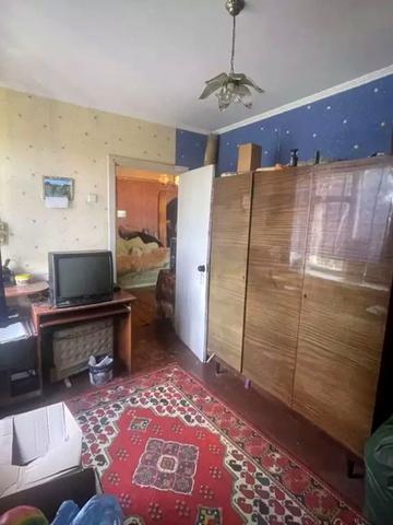 Кременчуцька вул., 1
