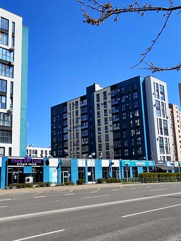 Героїв Дніпра вул., 6