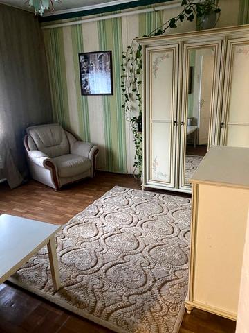 Карпатська вул., 33