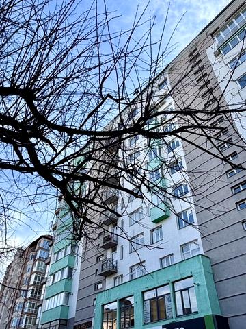 Бельведерська вул., 23