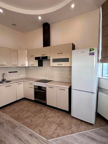 Дмитра Яворницького просп. (Карла Маркса), 5