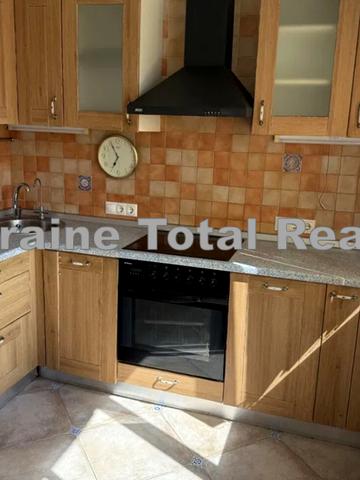 Героїв Космосу вул., 19-А