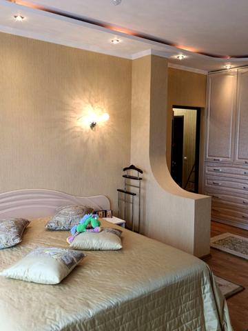 Івана Франка вул., 6