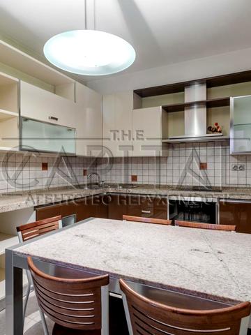 Прорізна вул., 4