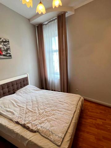 Івана Огієнка вул. (), 15