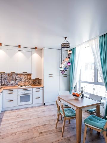 Практична вул., 3