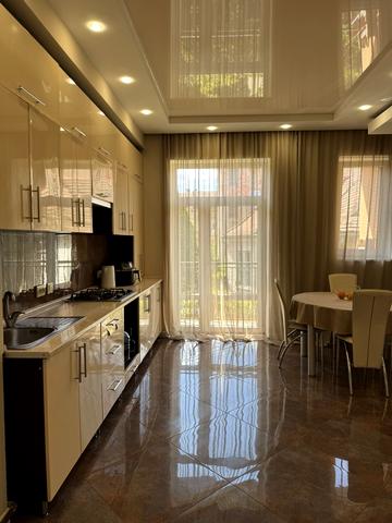 Михайла Лучкая вул., 16