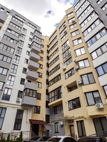 Степана Бандери просп., 36