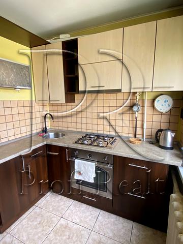 Академіка Булаховського вул., 30-Б