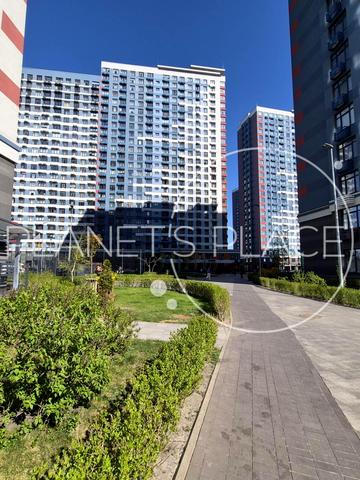 Євгена Сверстюка вул. (Марини Раскової), 6