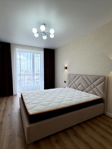 Праведників Світу вул., (Будинок 8)