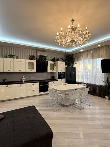 Джона Маккейна вул. (Івана Кудрі), 7