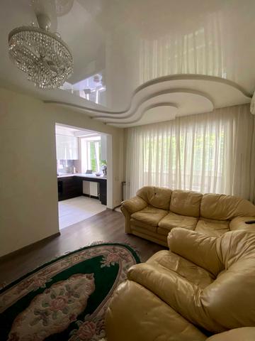 Олександра Поля просп. (Кірова), 107-В