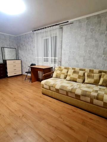 Волинська вул., 2