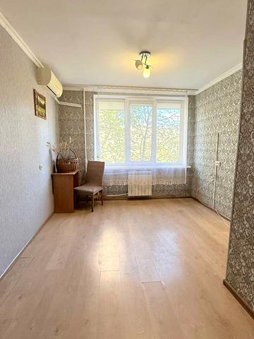 Лісовий просп., 8