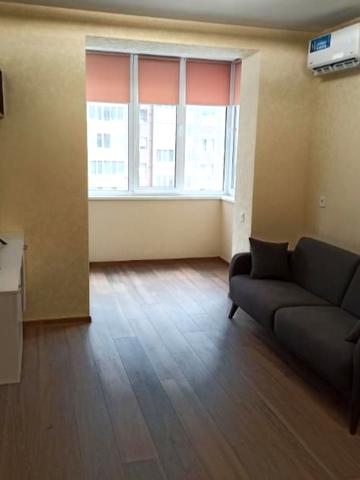 Мирна вул., (Будинок 1)