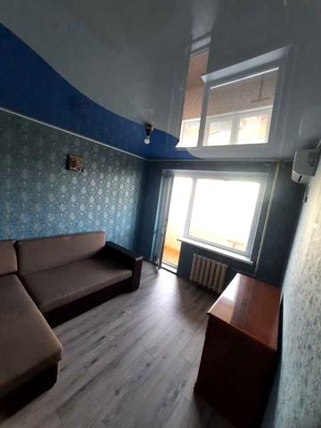 Зіньківська вул., 8