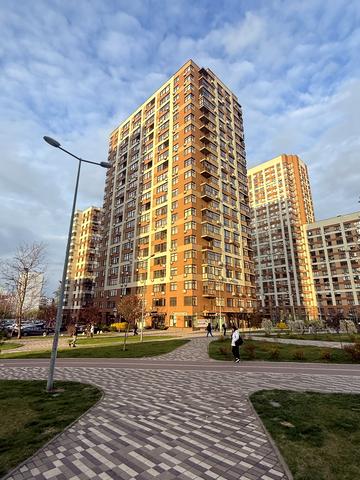 Європейського Союзу просп. (Правди), 43-Б