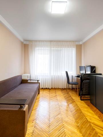 Володимира Великого вул. (Артема), 99