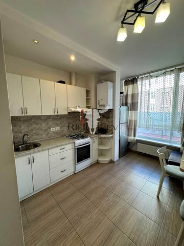 Практична вул., 4